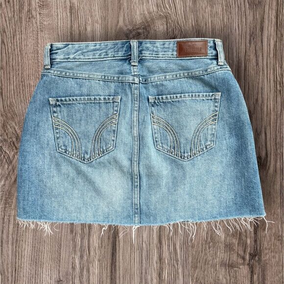 Hollister Women’s Light Blue Denim Mini Skirt Women’s Size 5 - Picture 3 of 12